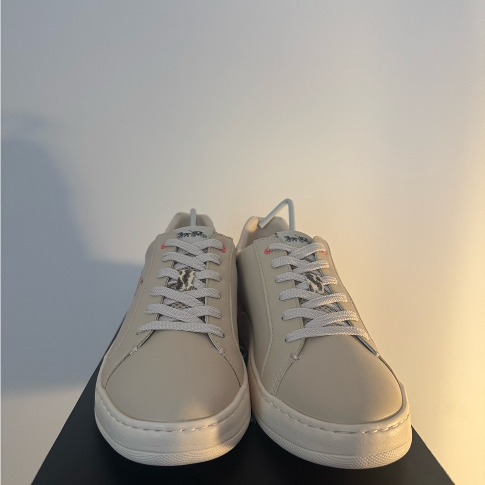 Sneakers - Picture 4 of 4